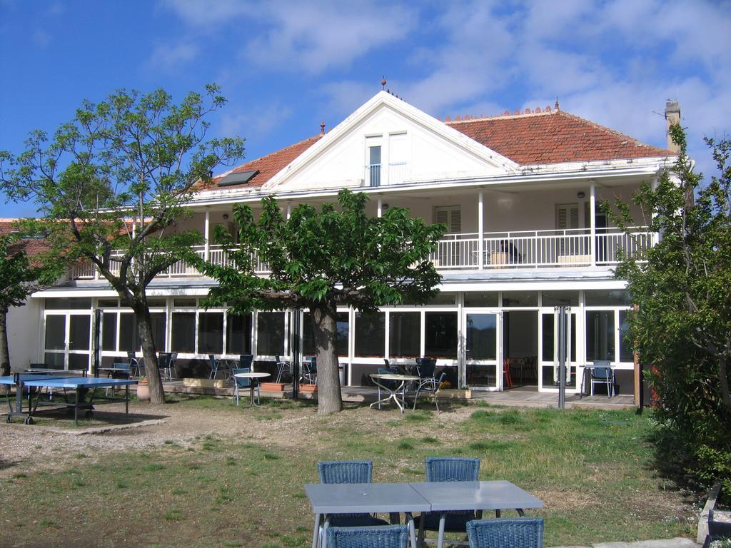 Hotel Ymca Villeneuve Les Avignon Exteriér fotografie